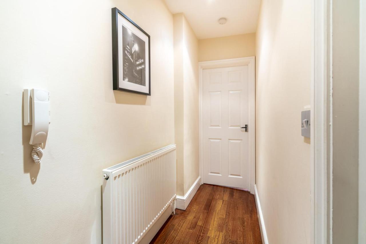 One Bedroom Flat In Bush Hill Park 恩菲尔德 外观 照片