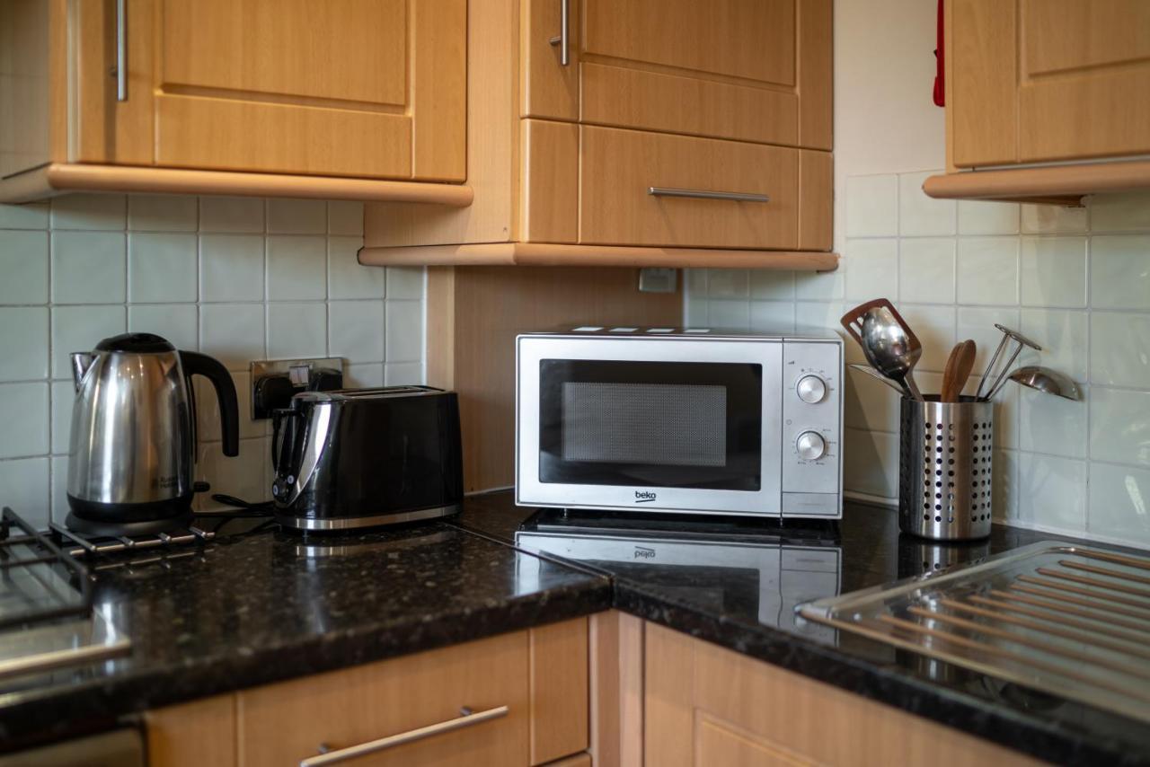 One Bedroom Flat In Bush Hill Park 恩菲尔德 外观 照片