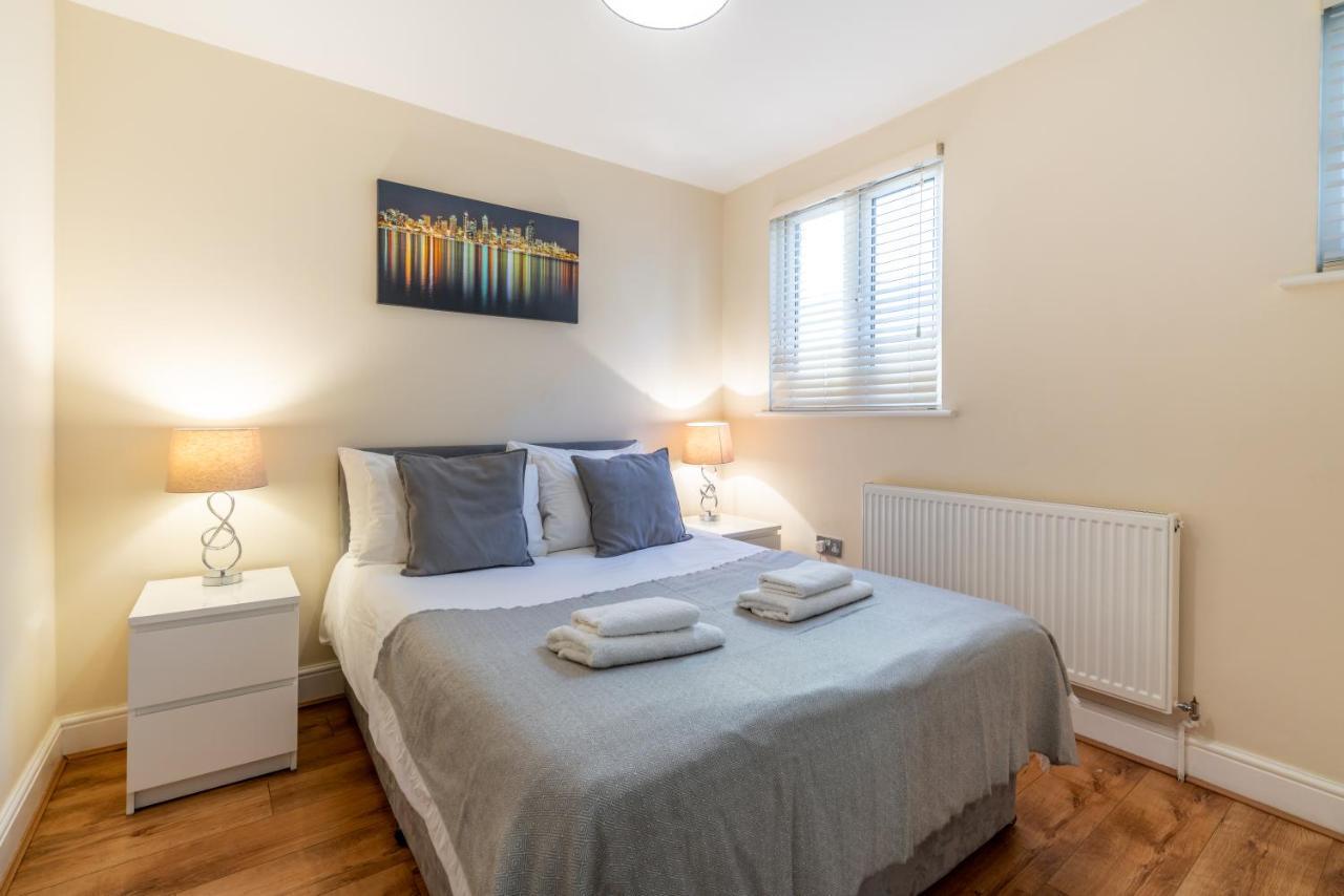 One Bedroom Flat In Bush Hill Park 恩菲尔德 外观 照片